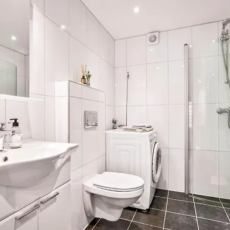 I Bergens Vakreste Gate - Nydelig Utsikt Over Innseilingen Til Bergen! Appartement *