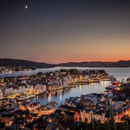 I Bergens Vakreste Gate - Nydelig Utsikt Over Innseilingen Til Bergen! 公寓 卑爾根