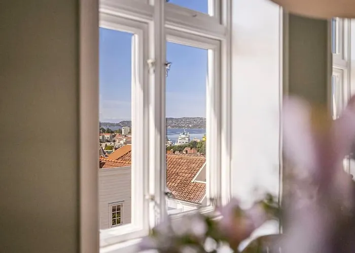 Apartmán I Bergens Vakreste Gate - Nydelig Utsikt Over Innseilingen Til Bergen!