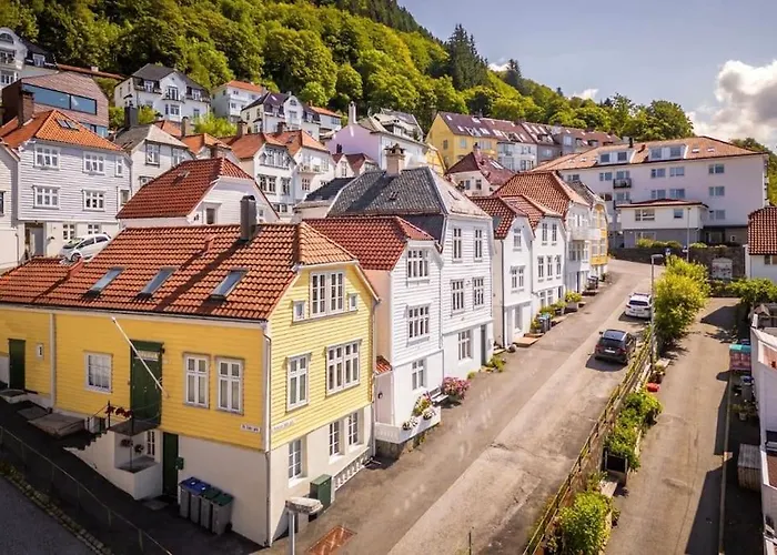 I Bergens Vakreste Gate - Nydelig Utsikt Over Innseilingen Til Bergen! Apartament *