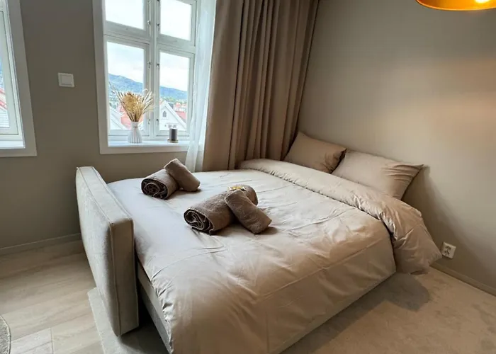 I Bergens Vakreste Gate - Nydelig Utsikt Over Innseilingen Til Bergen! * Bergen